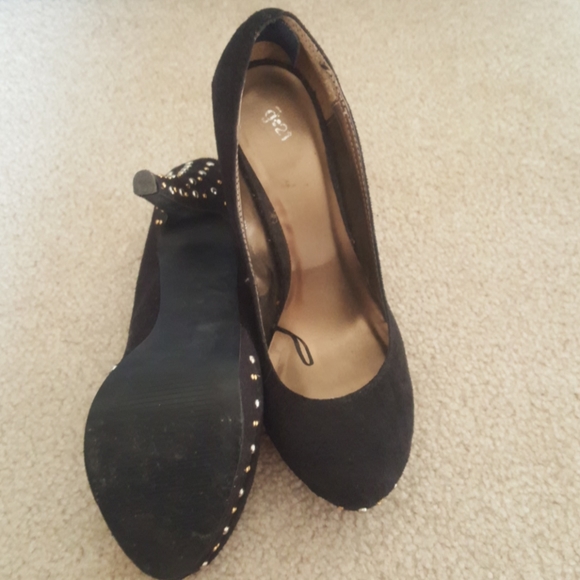 Black High Heels - Picture 3 of 3